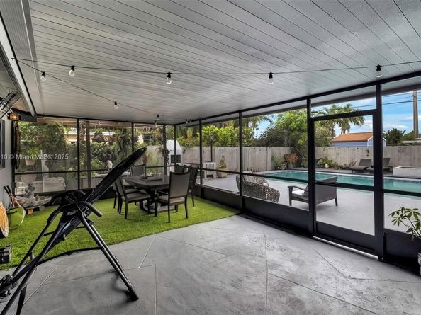 530 NW 39, Oakland Park FL 33309