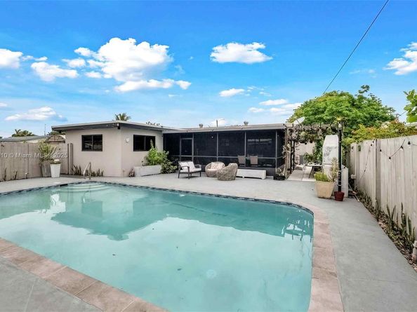 530 NW 39, Oakland Park FL 33309