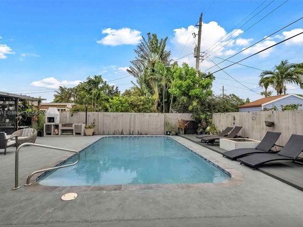 530 NW 39, Oakland Park FL 33309
