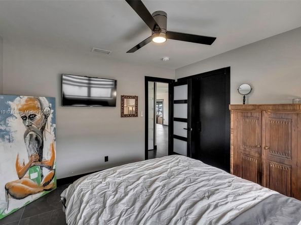 530 NW 39, Oakland Park FL 33309