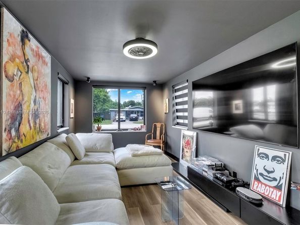 530 NW 39, Oakland Park FL 33309