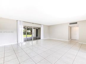 981 NE 152nd St, Miami FL 33162