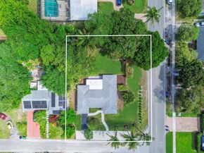 981 NE 152nd St, Miami FL 33162