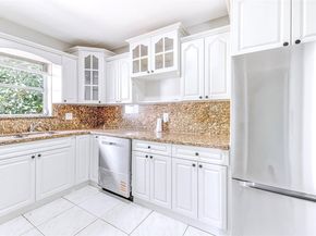 981 NE 152nd St, Miami FL 33162