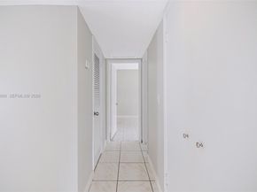 981 NE 152nd St, Miami FL 33162