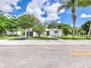 981 NE 152nd St, Miami FL 33162