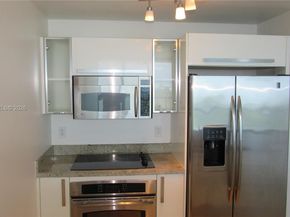 601 NE 36th St 2308, Miami FL 33137
