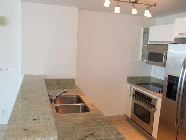 601 NE 36th St 2308, Miami FL 33137