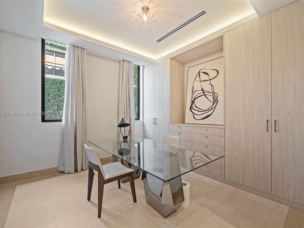 Undisclosed Address #A11915030, Miami Beach FL 33140