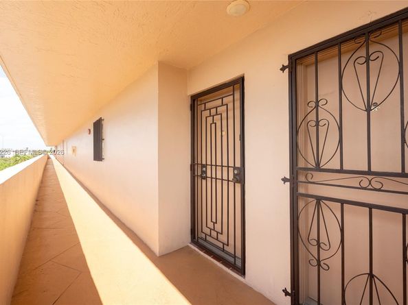 8889 W Fontainebleau Blvd 505, Miami FL 33172