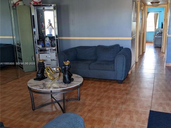 65 NE 202nd Ter Q27, Miami Gardens FL 33179