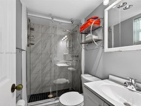 415 NE 2nd St 224, Hallandale Beach FL 33009