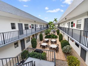 415 NE 2nd St 224, Hallandale Beach FL 33009