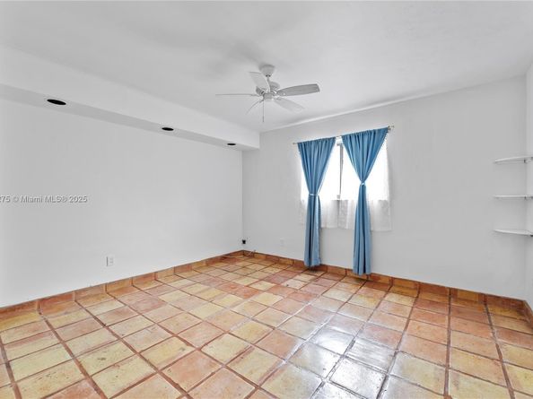 2924 Day Ave N211, Miami FL 33133