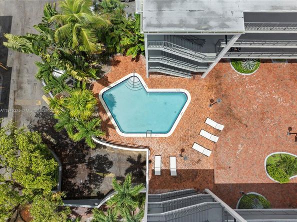 2924 Day Ave N211, Miami FL 33133