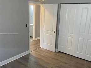 240 SE 9th Ave, Pompano Beach FL 33060