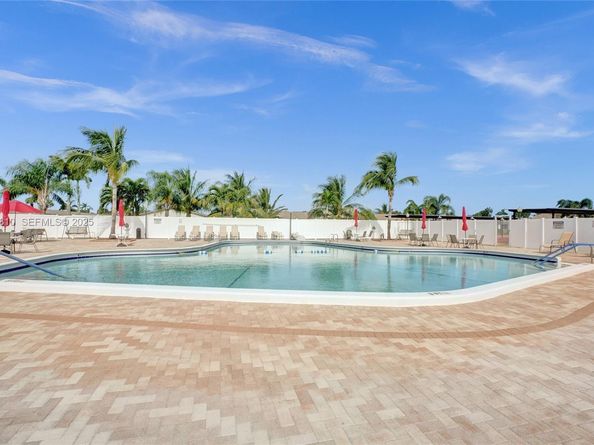 2915 Crosley Dr W J, West Palm Beach FL 33415