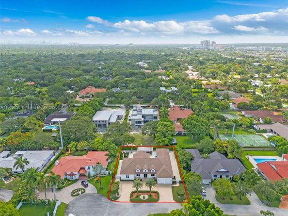 7635 SW 84th Ct, Miami FL 33143