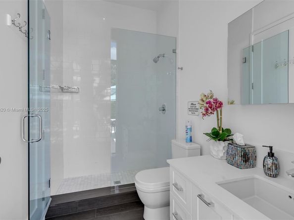 7635 SW 84th Ct, Miami FL 33143