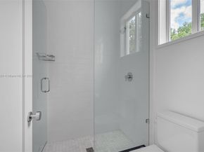 7635 SW 84th Ct, Miami FL 33143