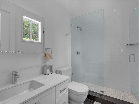 7635 SW 84th Ct, Miami FL 33143