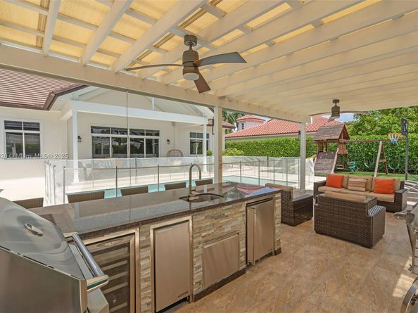 7635 SW 84th Ct, Miami FL 33143