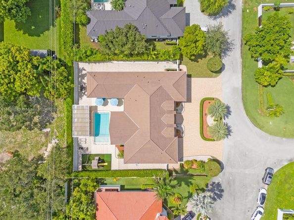7635 SW 84th Ct, Miami FL 33143