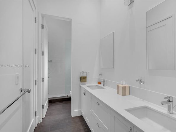 7635 SW 84th Ct, Miami FL 33143