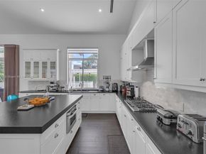 7635 SW 84th Ct, Miami FL 33143