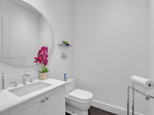 7635 SW 84th Ct, Miami FL 33143