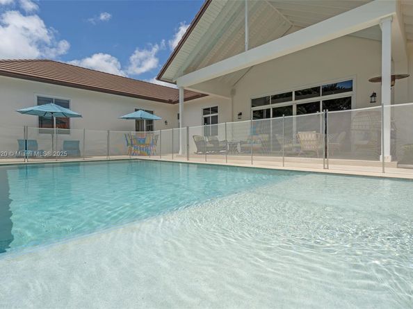 7635 SW 84th Ct, Miami FL 33143