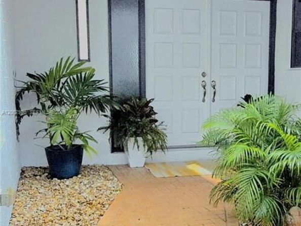 5551 Lakeview Mews Dr, Boynton Beach FL 33437