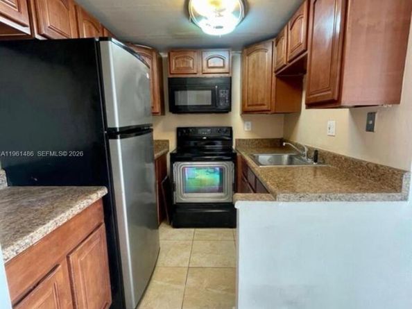 9405 W Flagler St D403, Miami FL 33174