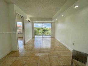 9405 W Flagler St D403, Miami FL 33174
