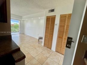 9405 W Flagler St D403, Miami FL 33174