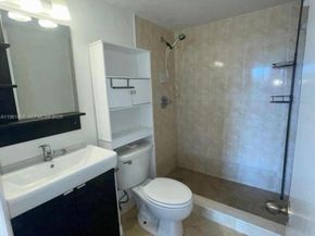 9405 W Flagler St D403, Miami FL 33174