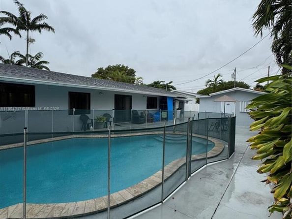 8275 SW 47th Ter, Miami FL 33155