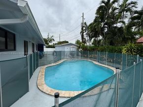 8275 SW 47th Ter, Miami FL 33155