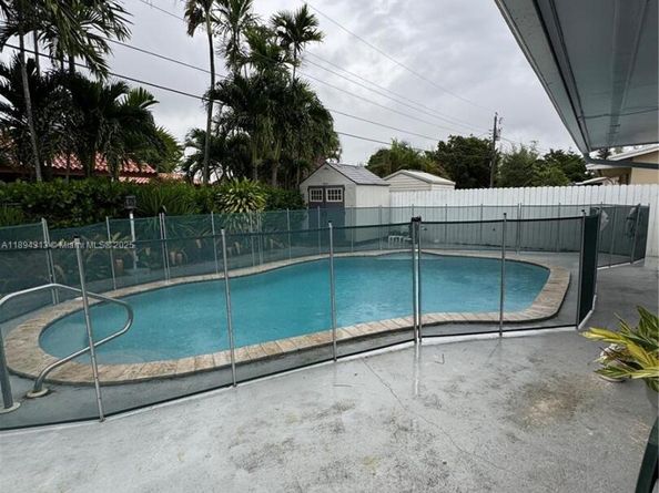 8275 SW 47th Ter, Miami FL 33155