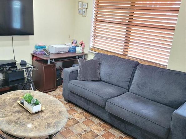 853 SW 3rd St, Florida City FL 33034