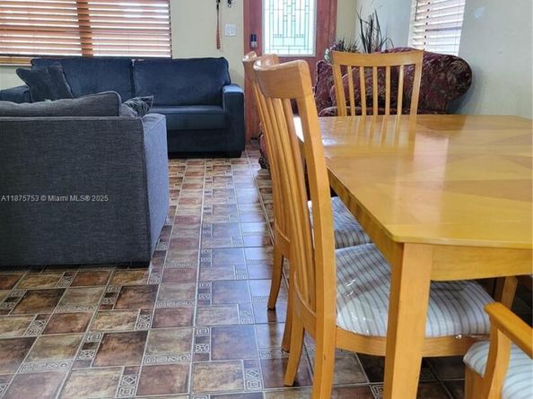 853 SW 3rd St, Florida City FL 33034