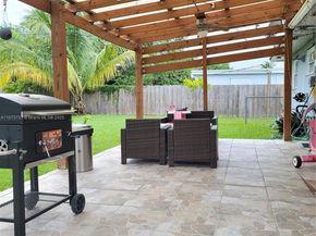 853 SW 3rd St, Florida City FL 33034