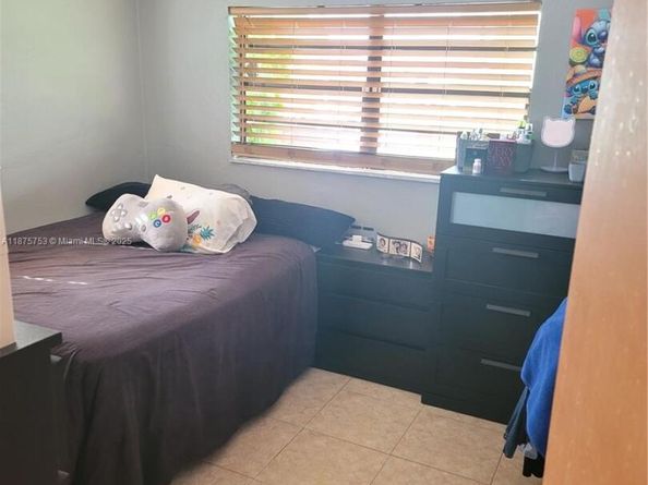 853 SW 3rd St, Florida City FL 33034