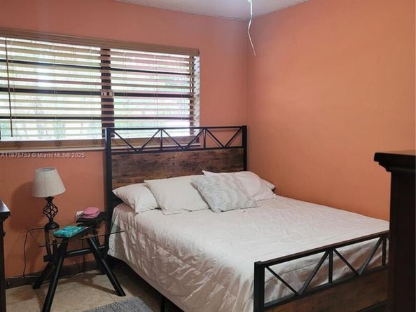 853 SW 3rd St, Florida City FL 33034