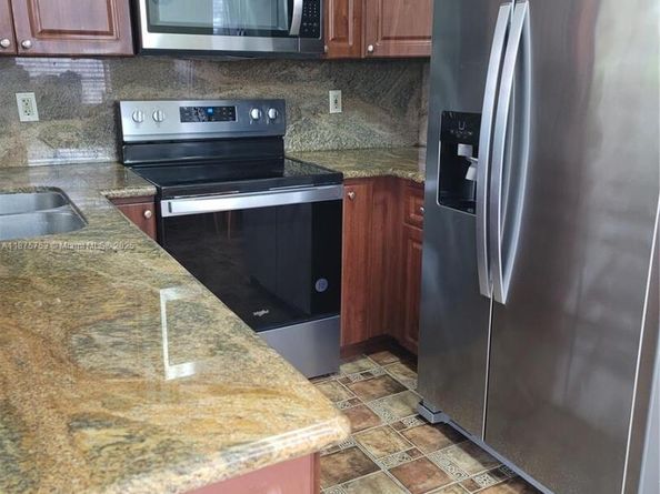 853 SW 3rd St, Florida City FL 33034