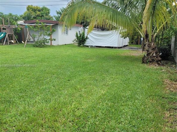 853 SW 3rd St, Florida City FL 33034