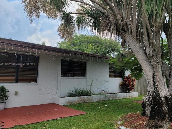 853 SW 3rd St, Florida City FL 33034