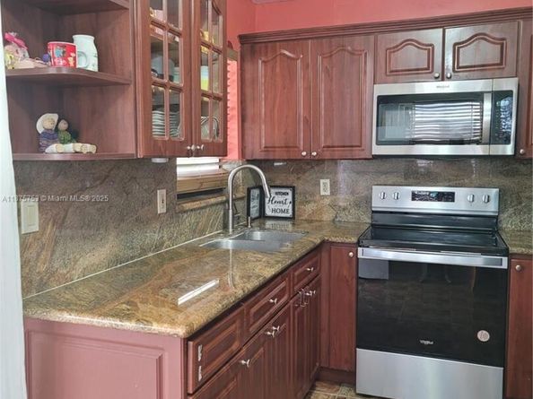 853 SW 3rd St, Florida City FL 33034