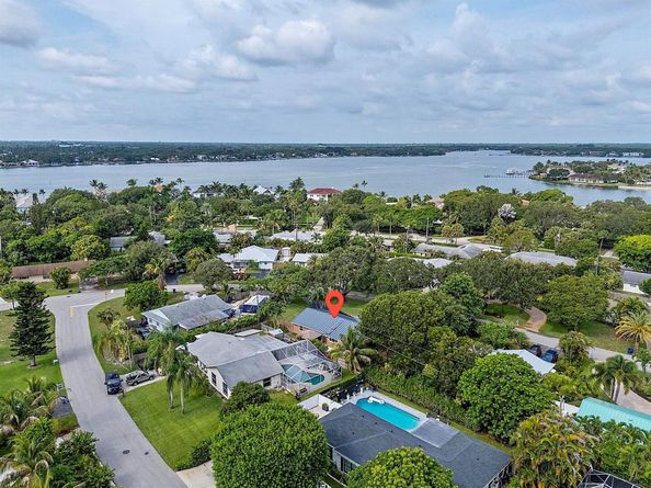 119 W NORFOLK Road, Jupiter FL 33469