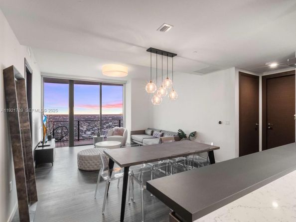 1000 Brickell Plz PH5706, Miami FL 33131